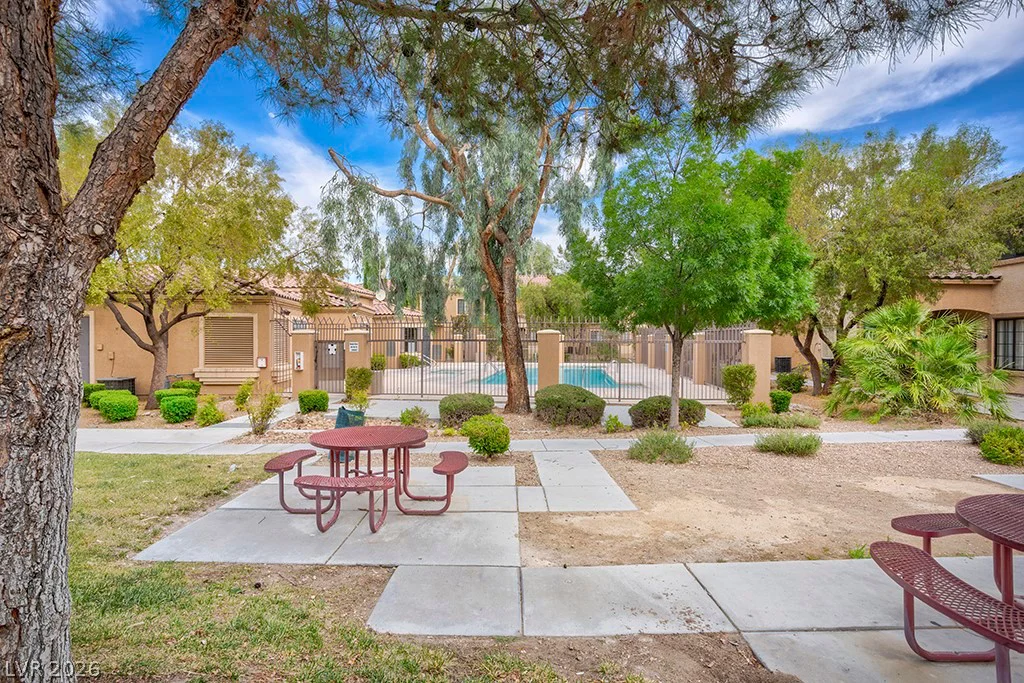 2161 Hussium Hills, Las Vegas, NV 89108