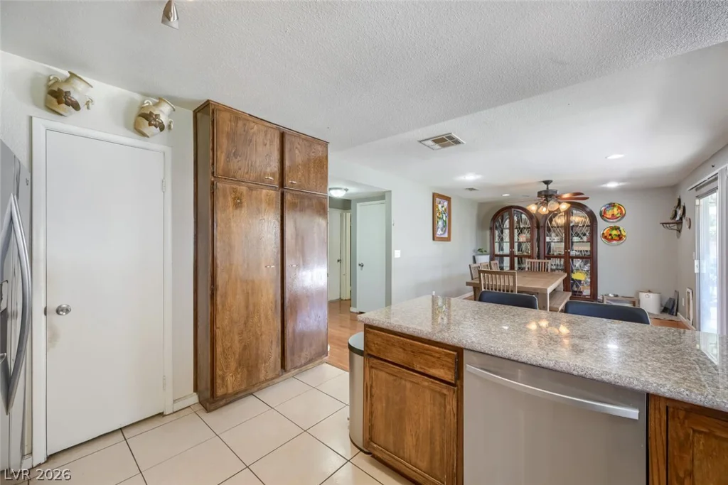 5823 Monroe, Las Vegas, NV 89110