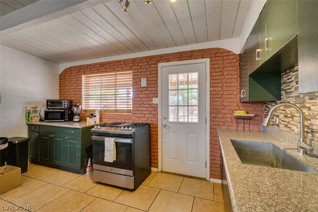 705 Harvard, Las Vegas, NV 89107
