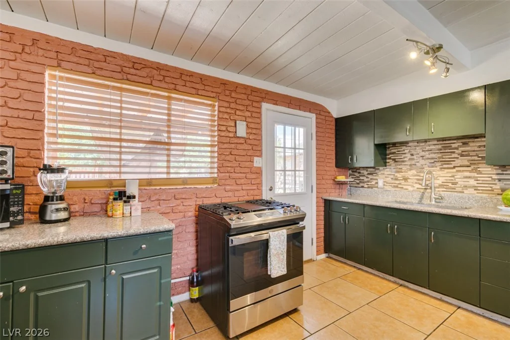 705 Harvard, Las Vegas, NV 89107