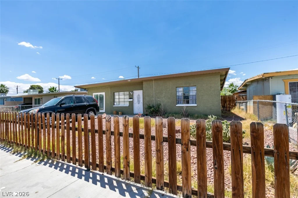 705 Harvard, Las Vegas, NV 89107