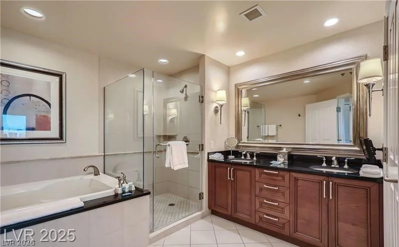 135 Harmon, Las Vegas, NV 89109
