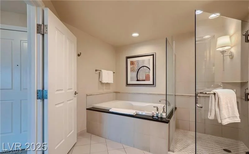 135 Harmon, Las Vegas, NV 89109