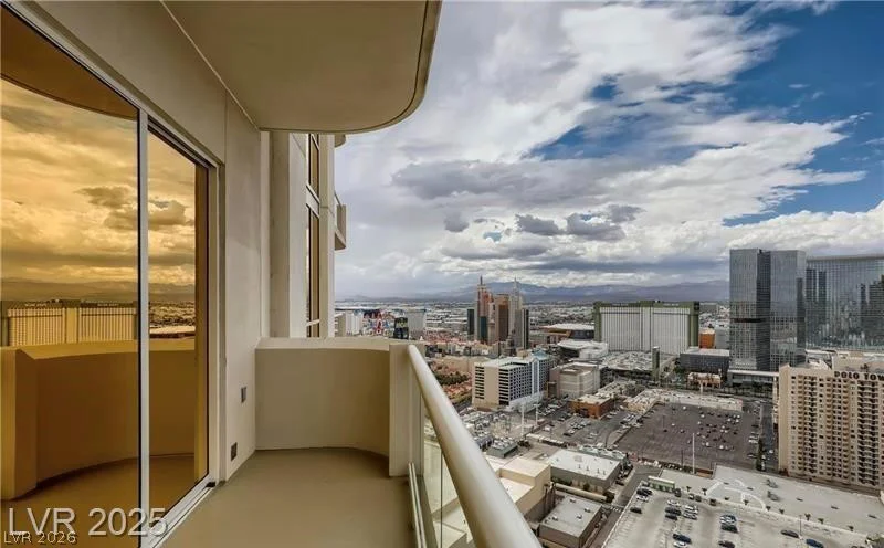 135 Harmon, Las Vegas, NV 89109