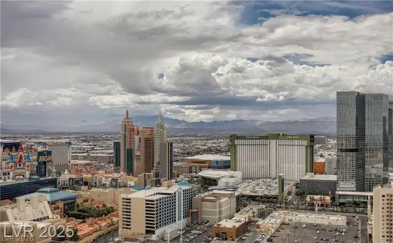 135 Harmon, Las Vegas, NV 89109