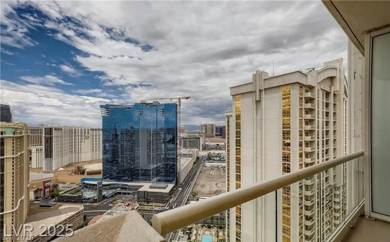 135 Harmon, Las Vegas, NV 89109