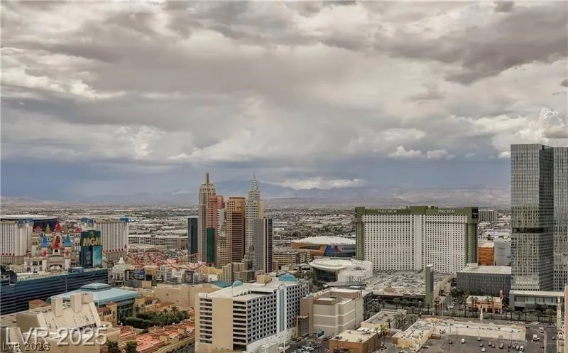 135 Harmon, Las Vegas, NV 89109