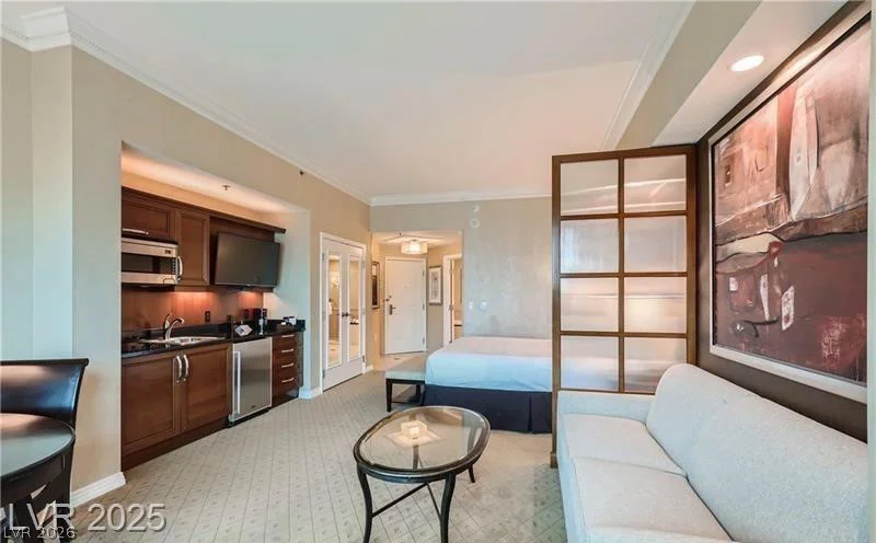 135 Harmon, Las Vegas, NV 89109