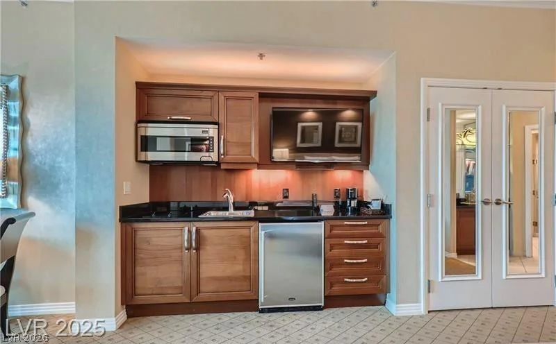 135 Harmon, Las Vegas, NV 89109
