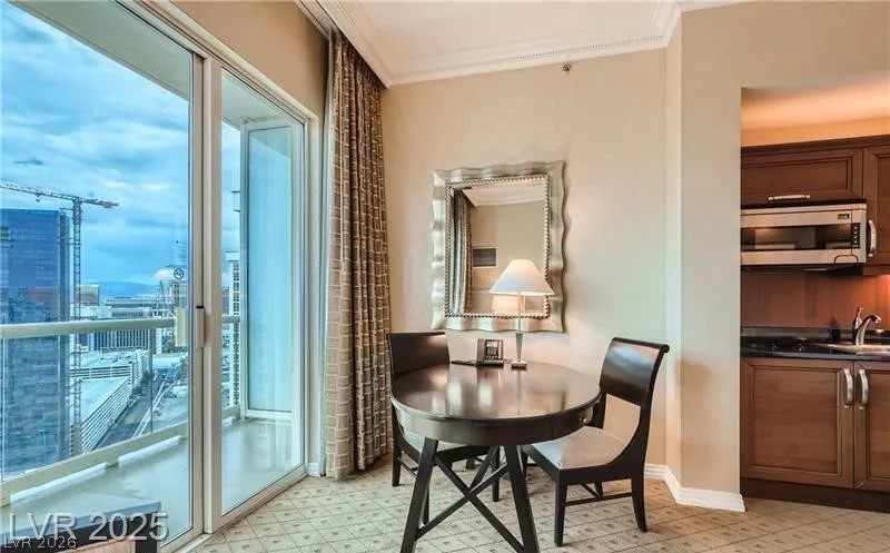 135 Harmon, Las Vegas, NV 89109