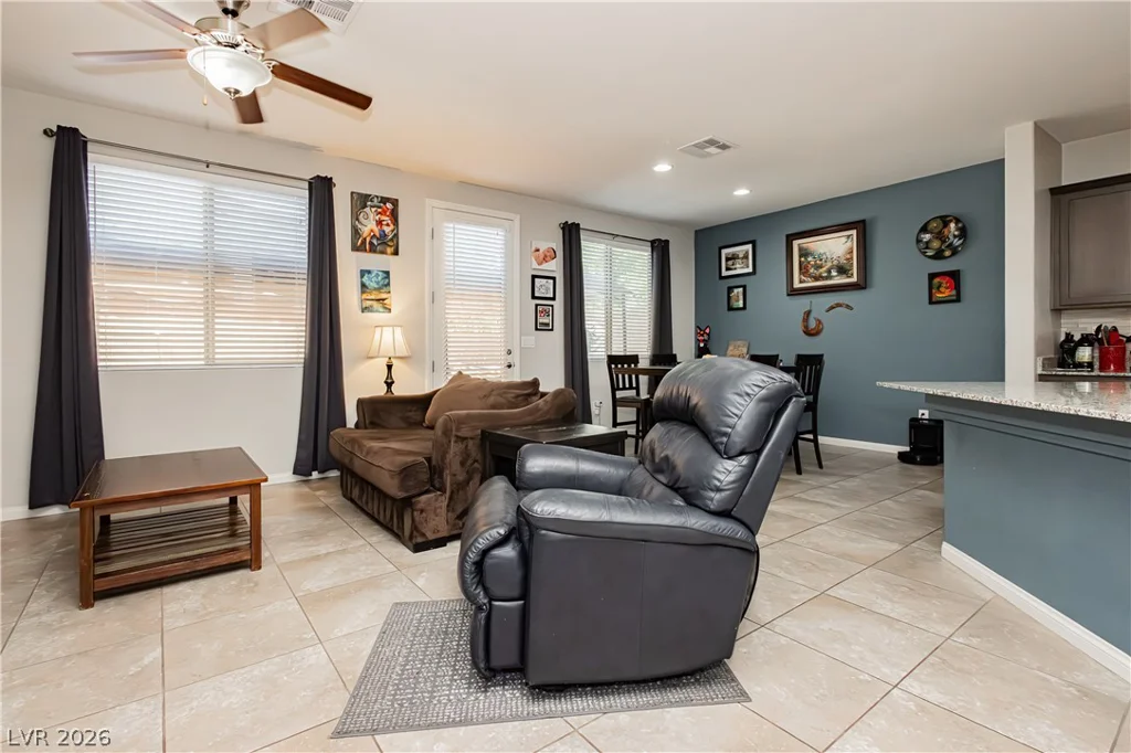 9226 Blue Agate, Las Vegas, NV 89178