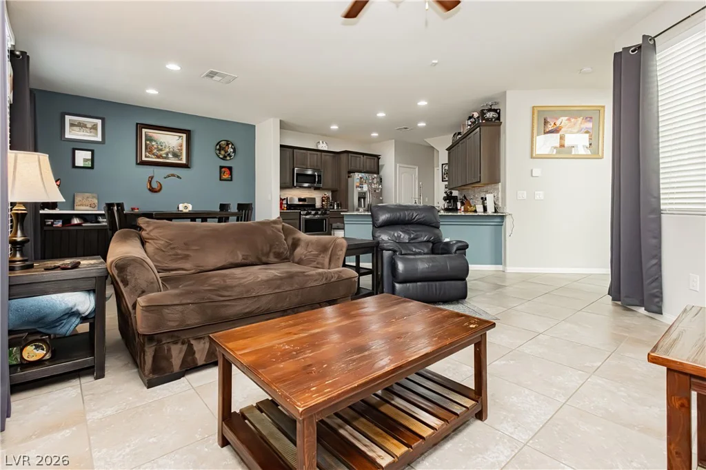 9226 Blue Agate, Las Vegas, NV 89178