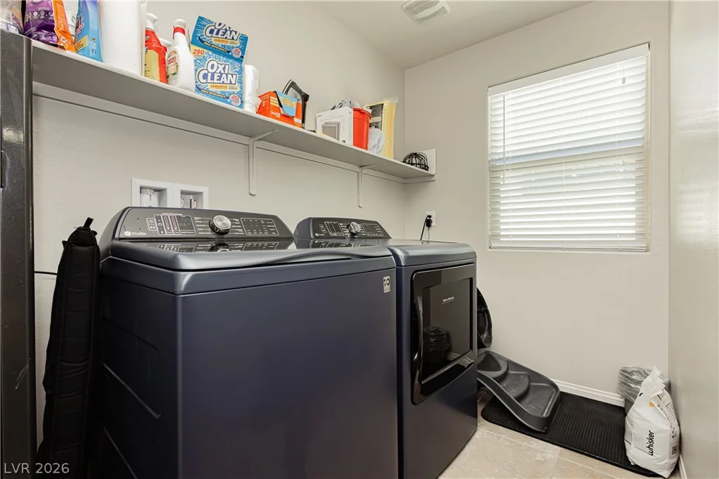 9226 Blue Agate, Las Vegas, NV 89178