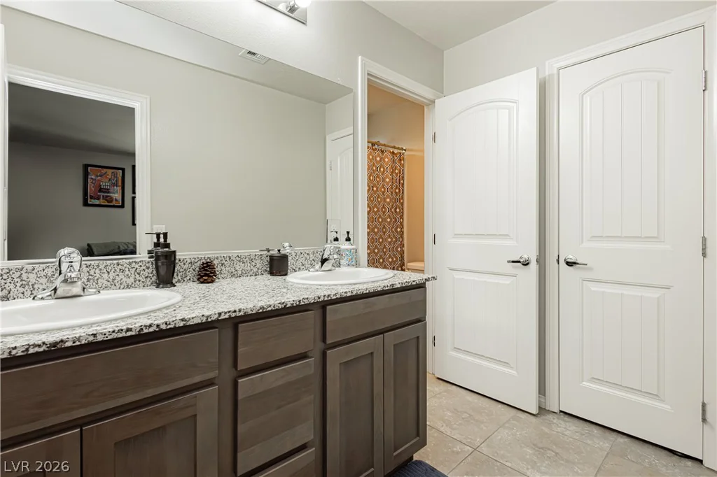 9226 Blue Agate, Las Vegas, NV 89178