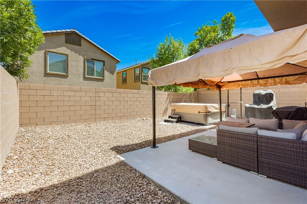 9226 Blue Agate, Las Vegas, NV 89178