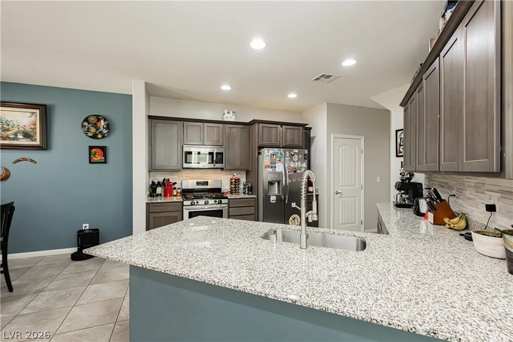 9226 Blue Agate, Las Vegas, NV 89178