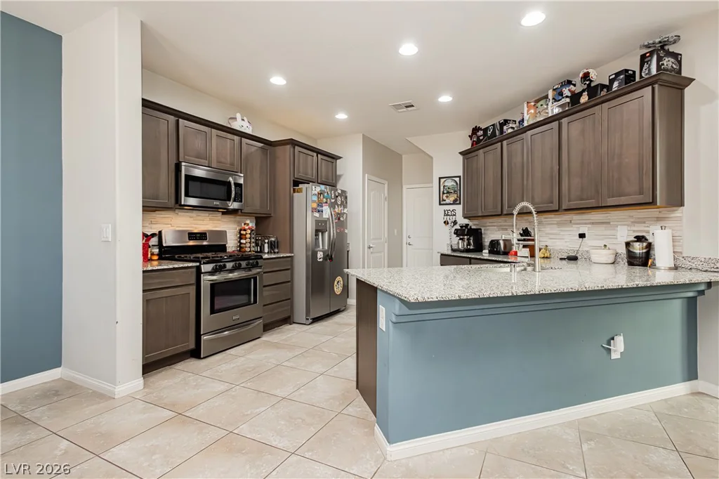 9226 Blue Agate, Las Vegas, NV 89178
