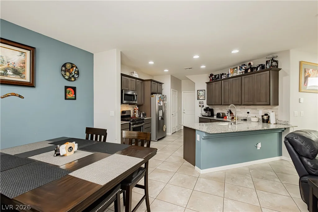 9226 Blue Agate, Las Vegas, NV 89178