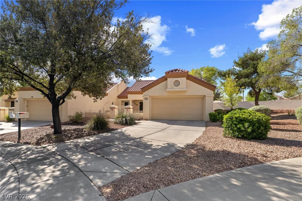 2400 Dove Valley, Las Vegas, NV 89134
