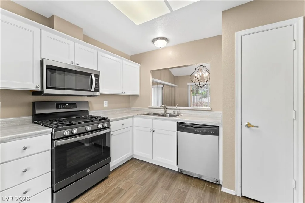 2400 Dove Valley, Las Vegas, NV 89134