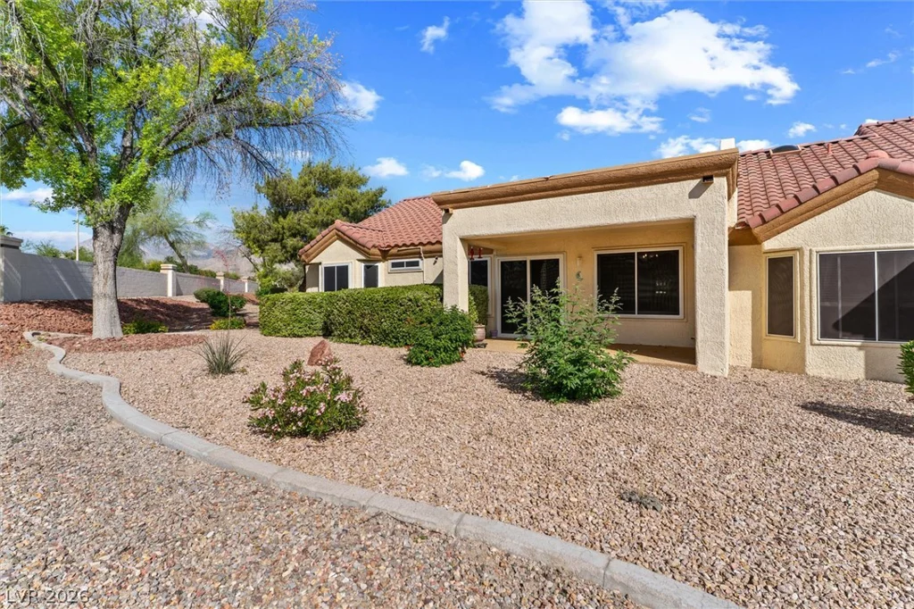 2400 Dove Valley, Las Vegas, NV 89134