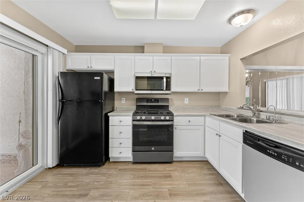 2400 Dove Valley, Las Vegas, NV 89134