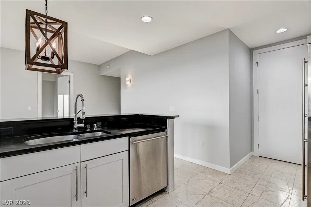 4575 Dean Martin, Las Vegas, NV 89103