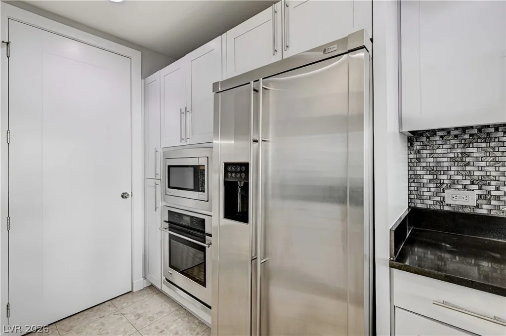 4575 Dean Martin, Las Vegas, NV 89103