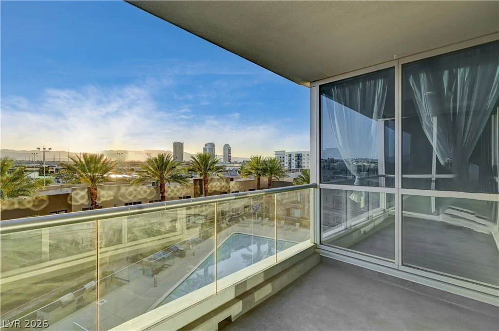 4575 Dean Martin, Las Vegas, NV 89103