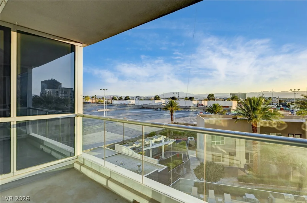 4575 Dean Martin, Las Vegas, NV 89103