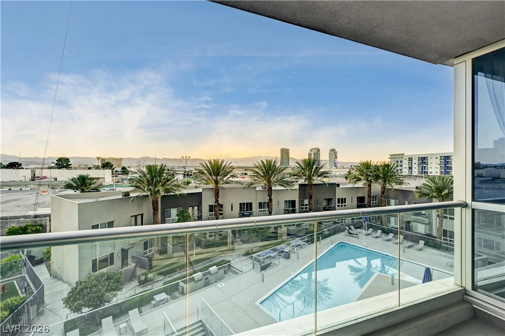 4575 Dean Martin, Las Vegas, NV 89103