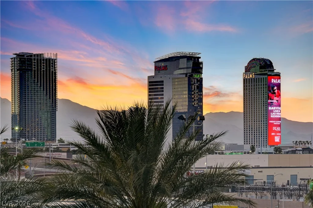 4575 Dean Martin, Las Vegas, NV 89103
