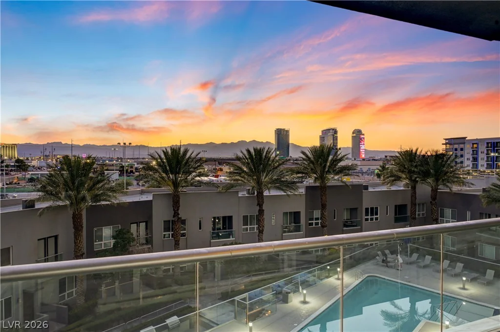 4575 Dean Martin, Las Vegas, NV 89103