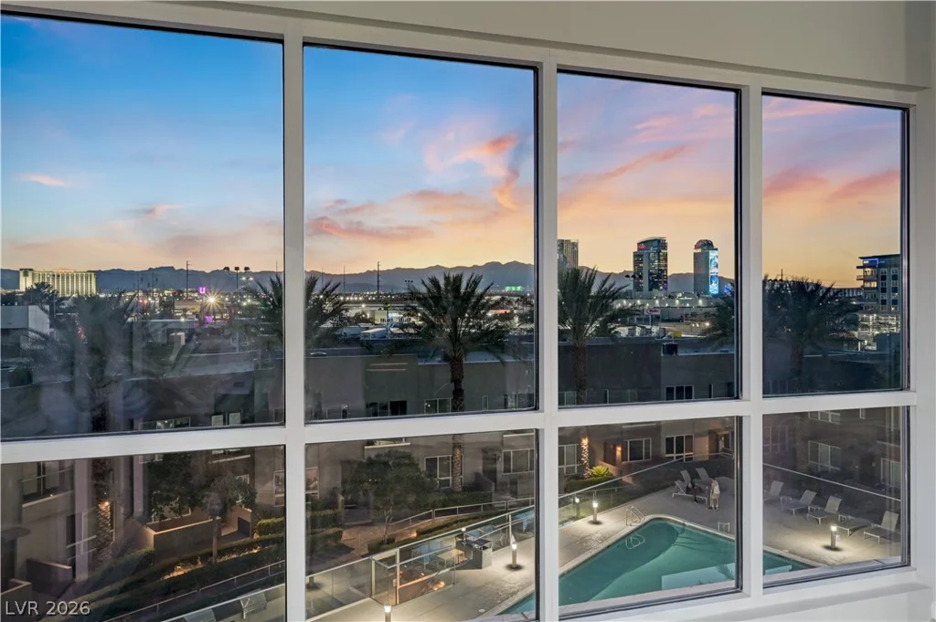 4575 Dean Martin, Las Vegas, NV 89103