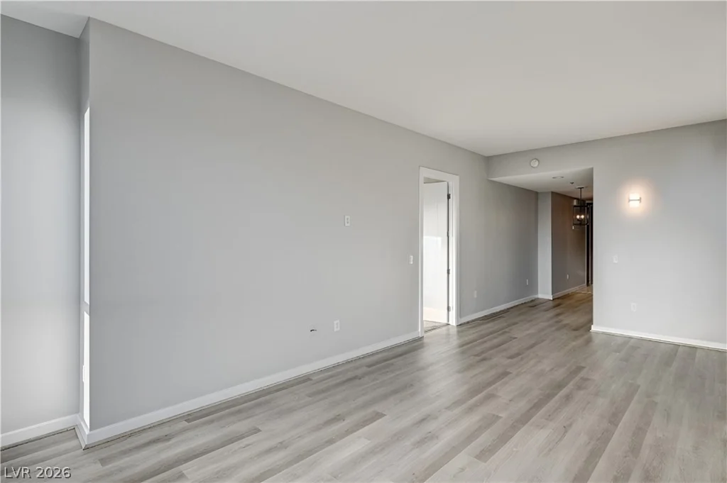 4575 Dean Martin, Las Vegas, NV 89103