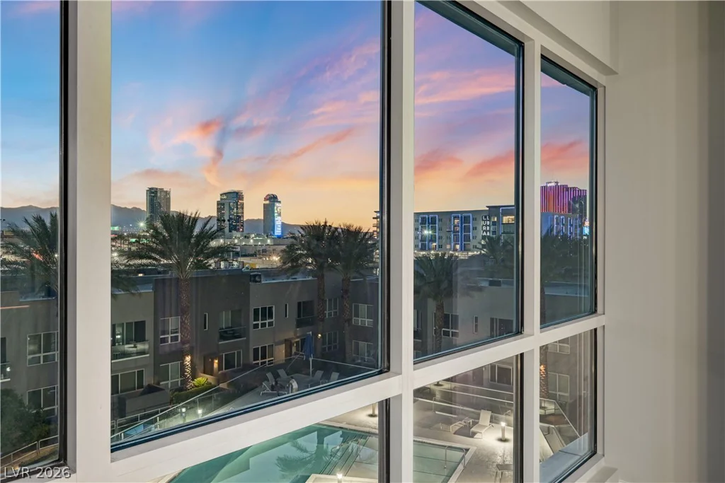 4575 Dean Martin, Las Vegas, NV 89103