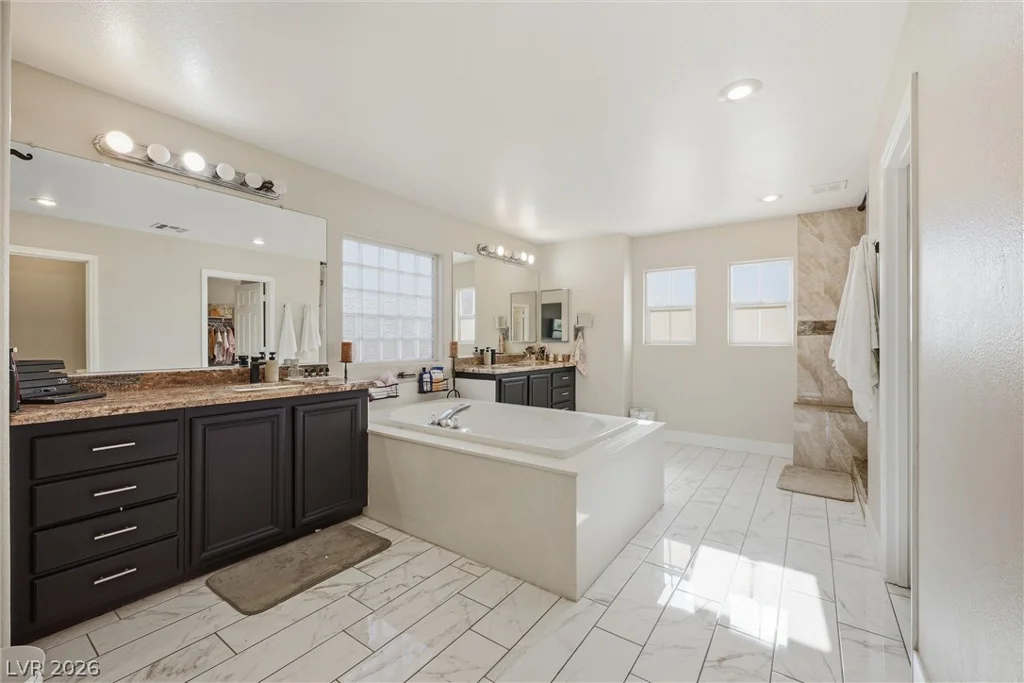 7916 Flat Creek, Las Vegas, NV 89131