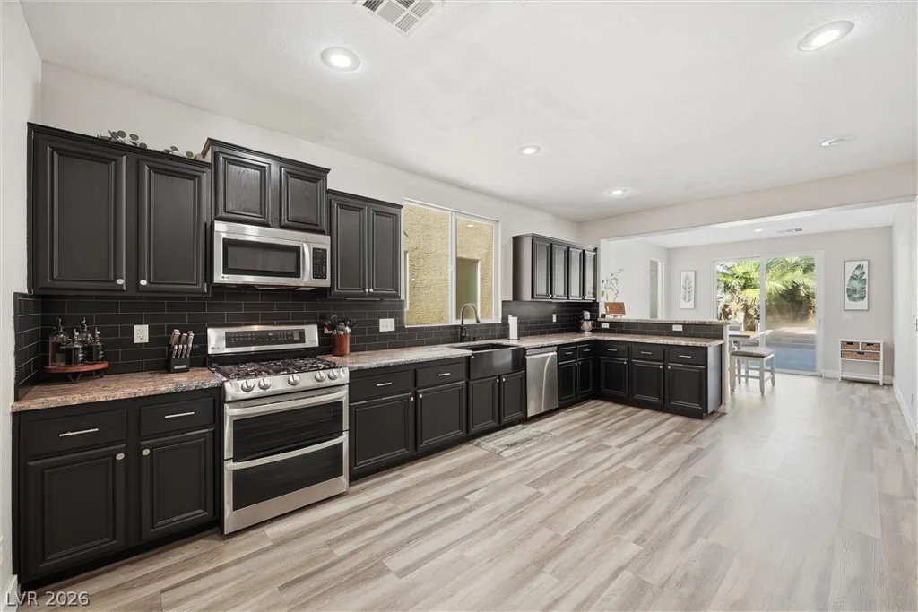 7916 Flat Creek, Las Vegas, NV 89131