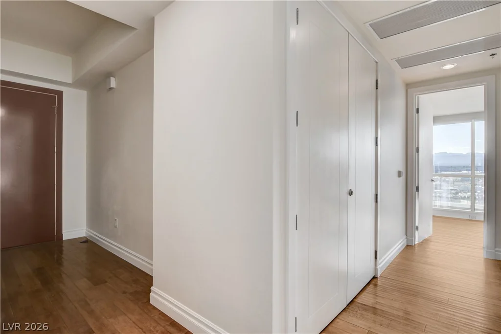 4575 DEAN MARTIN, Las Vegas, NV 89103