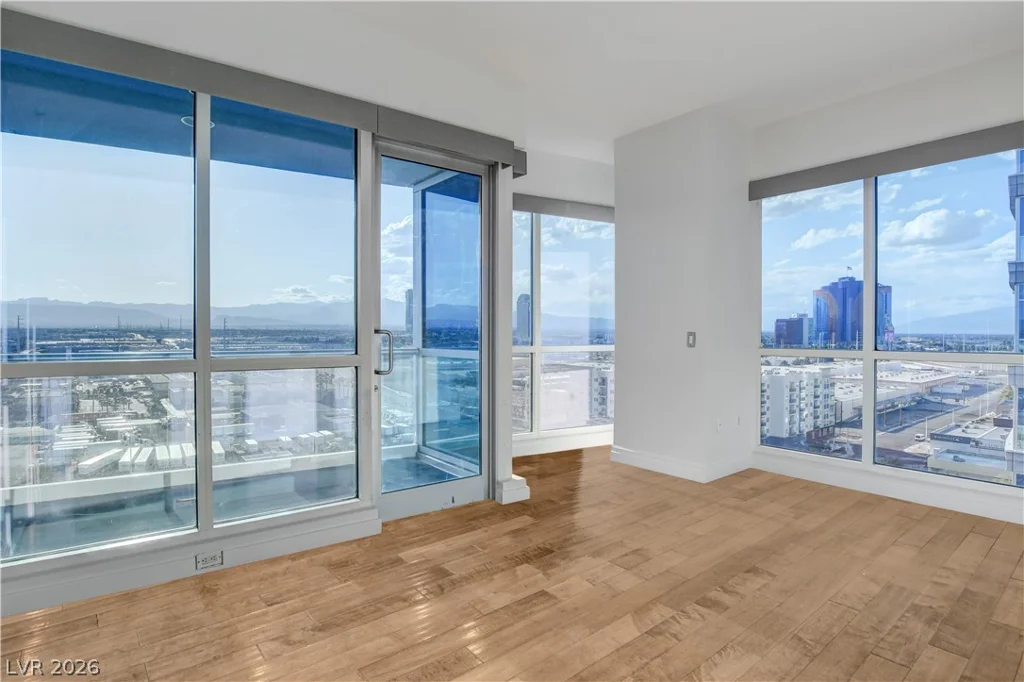 4575 DEAN MARTIN, Las Vegas, NV 89103