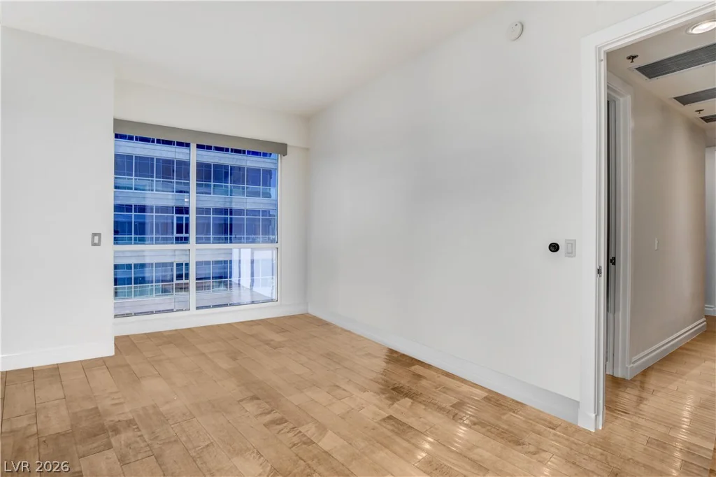 4575 DEAN MARTIN, Las Vegas, NV 89103