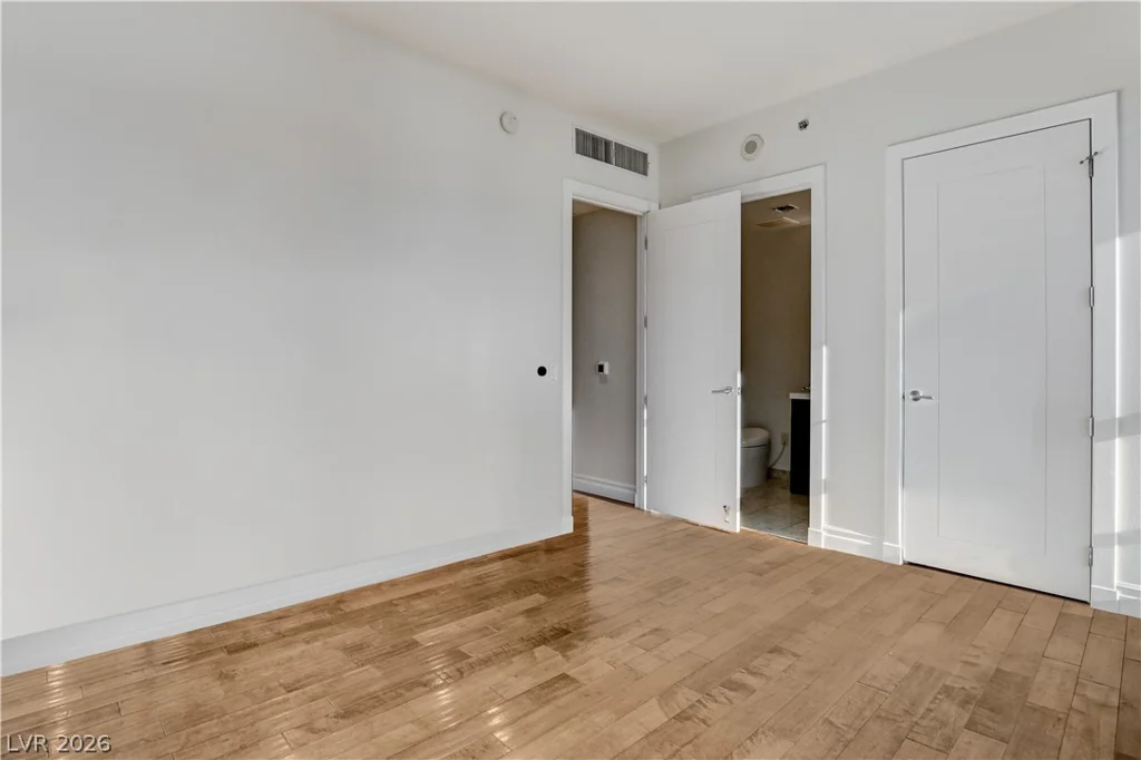 4575 DEAN MARTIN, Las Vegas, NV 89103