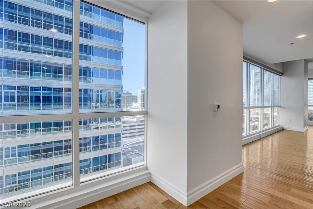 4575 DEAN MARTIN, Las Vegas, NV 89103