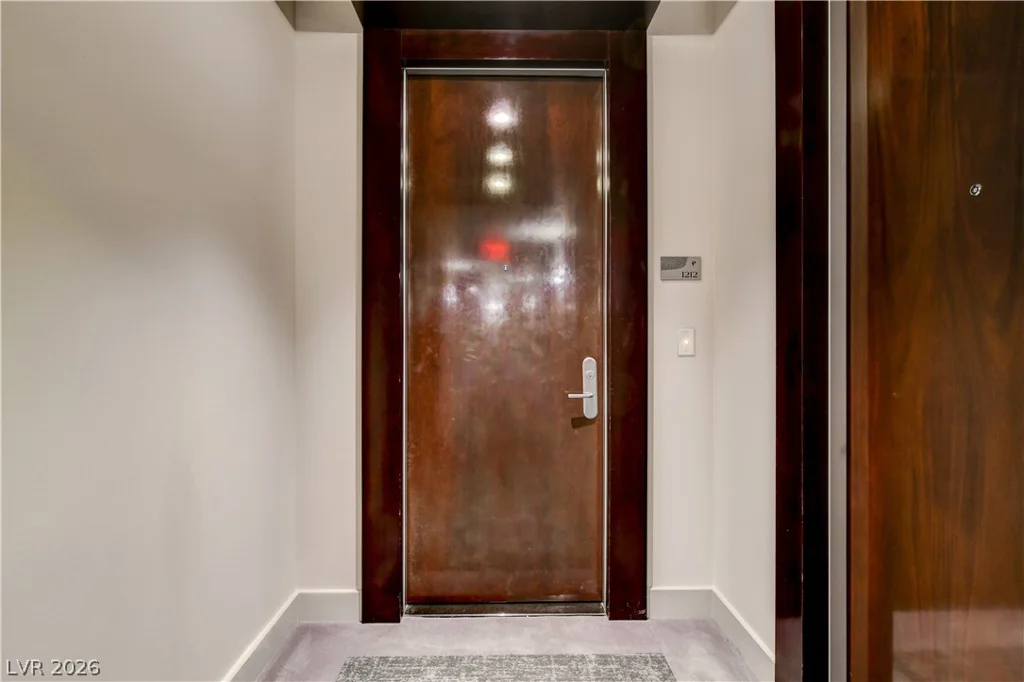 4575 DEAN MARTIN, Las Vegas, NV 89103