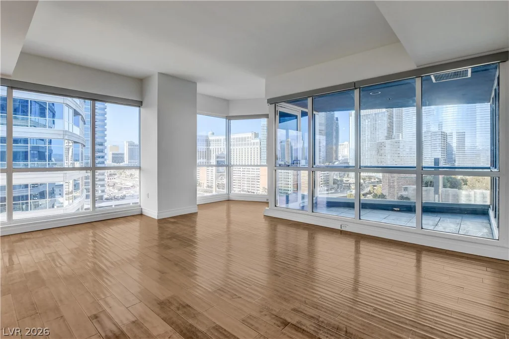 4575 DEAN MARTIN, Las Vegas, NV 89103
