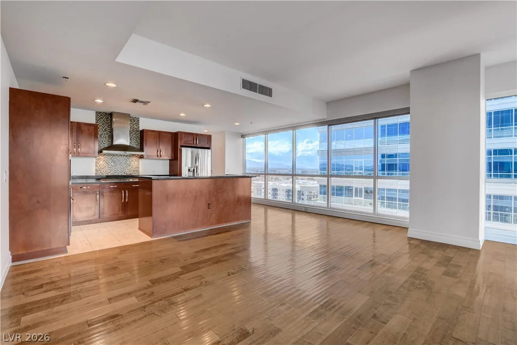 4575 DEAN MARTIN, Las Vegas, NV 89103