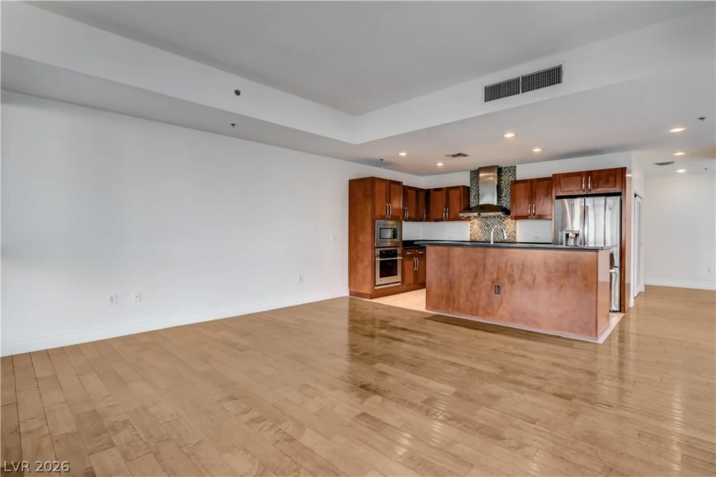 4575 DEAN MARTIN, Las Vegas, NV 89103