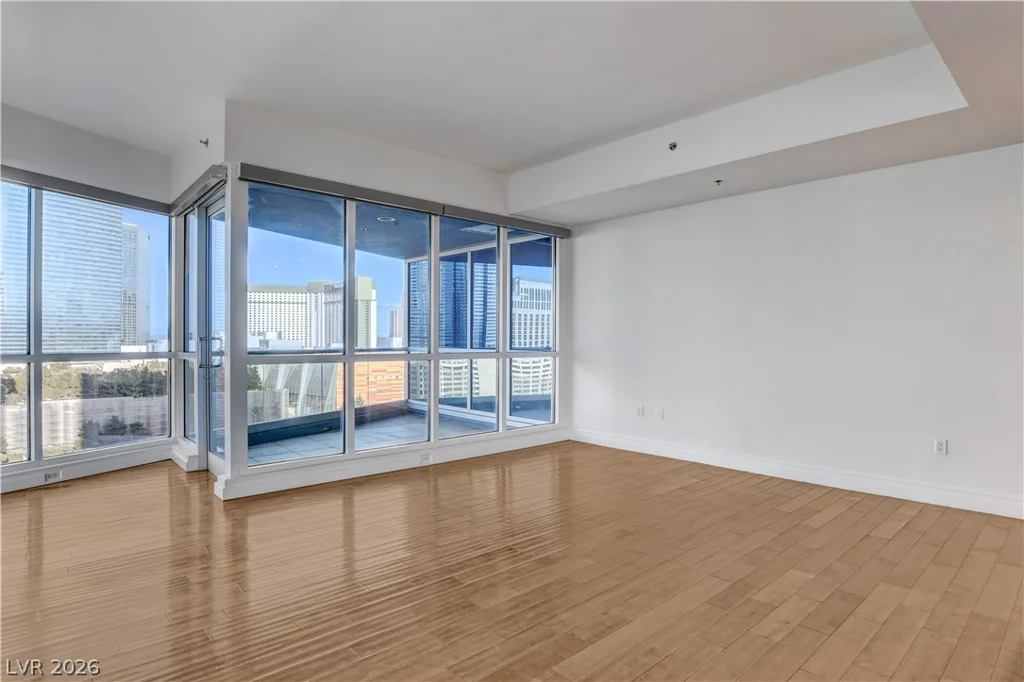 4575 DEAN MARTIN, Las Vegas, NV 89103