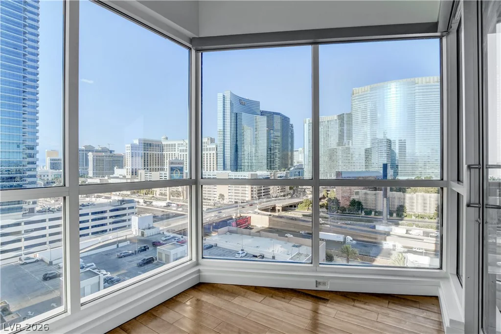 4575 DEAN MARTIN, Las Vegas, NV 89103