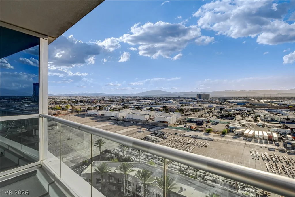 4575 DEAN MARTIN, Las Vegas, NV 89103